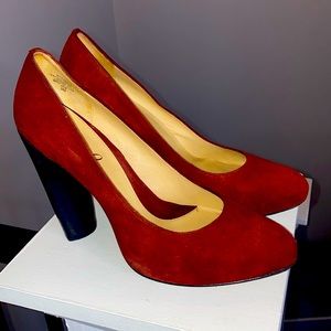 Burgundy Ginga suede pumps